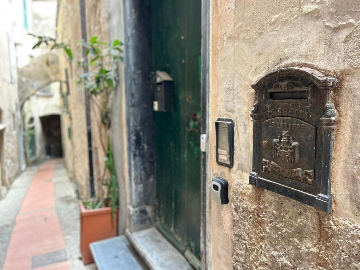 La Finestra Sul Borgo Acomodação com café da manhã Cervo Exterior foto