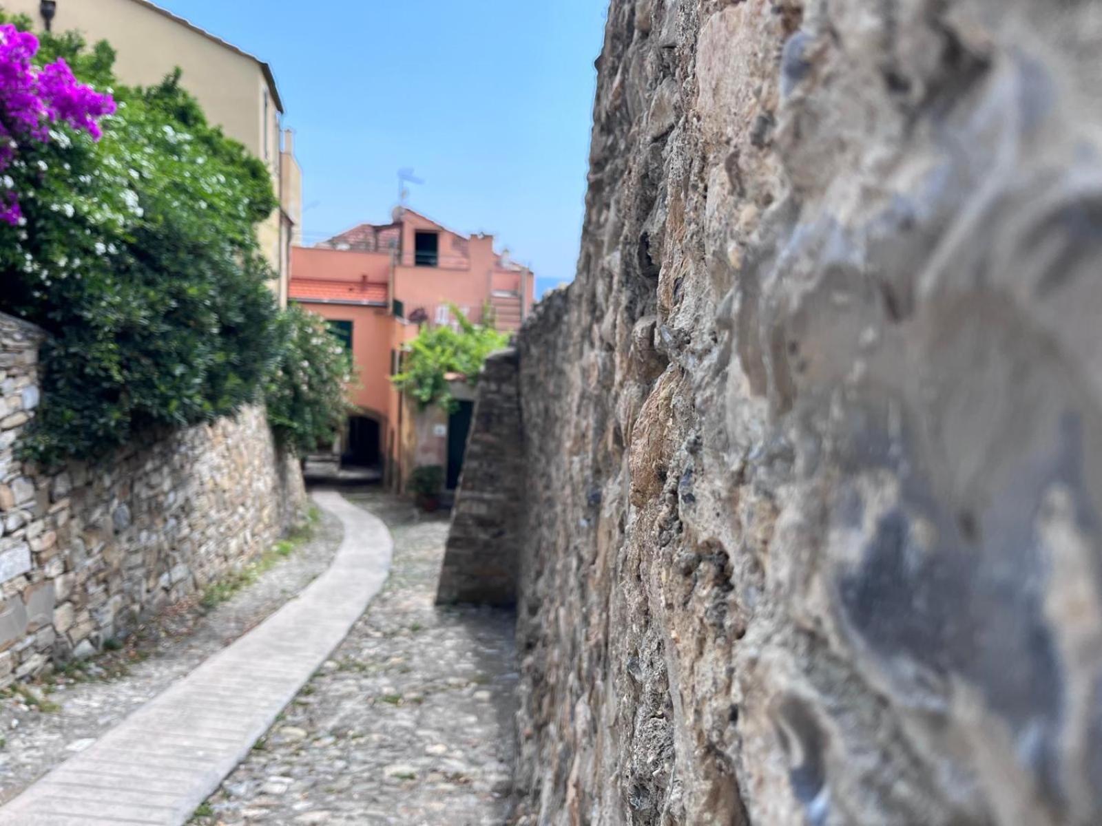 La Finestra Sul Borgo Acomodação com café da manhã Cervo Exterior foto