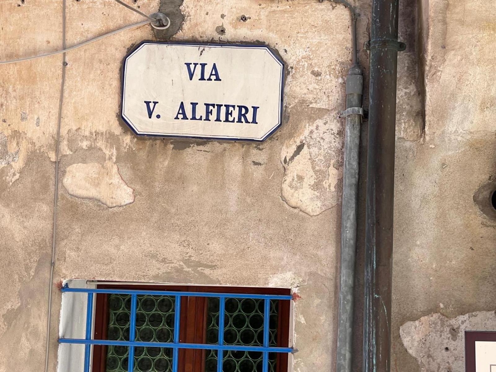 La Finestra Sul Borgo Acomodação com café da manhã Cervo Exterior foto