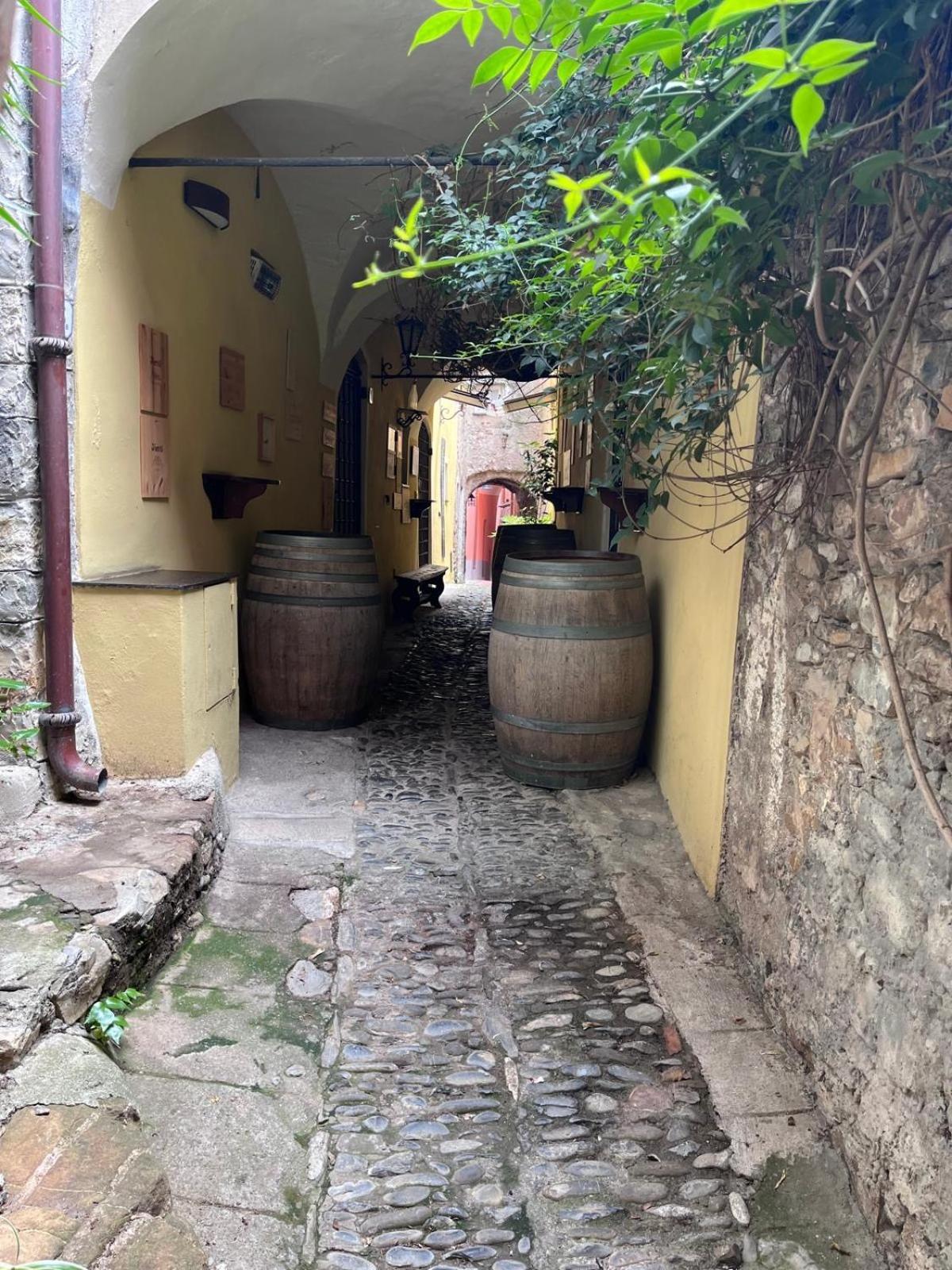 La Finestra Sul Borgo Acomodação com café da manhã Cervo Exterior foto