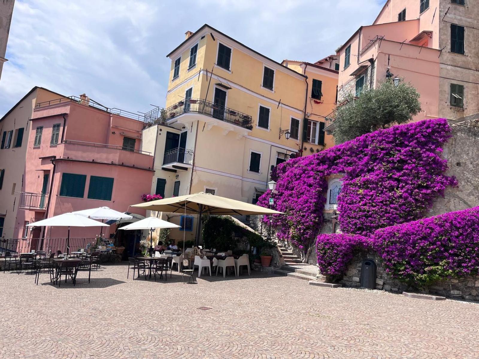 La Finestra Sul Borgo Acomodação com café da manhã Cervo Exterior foto