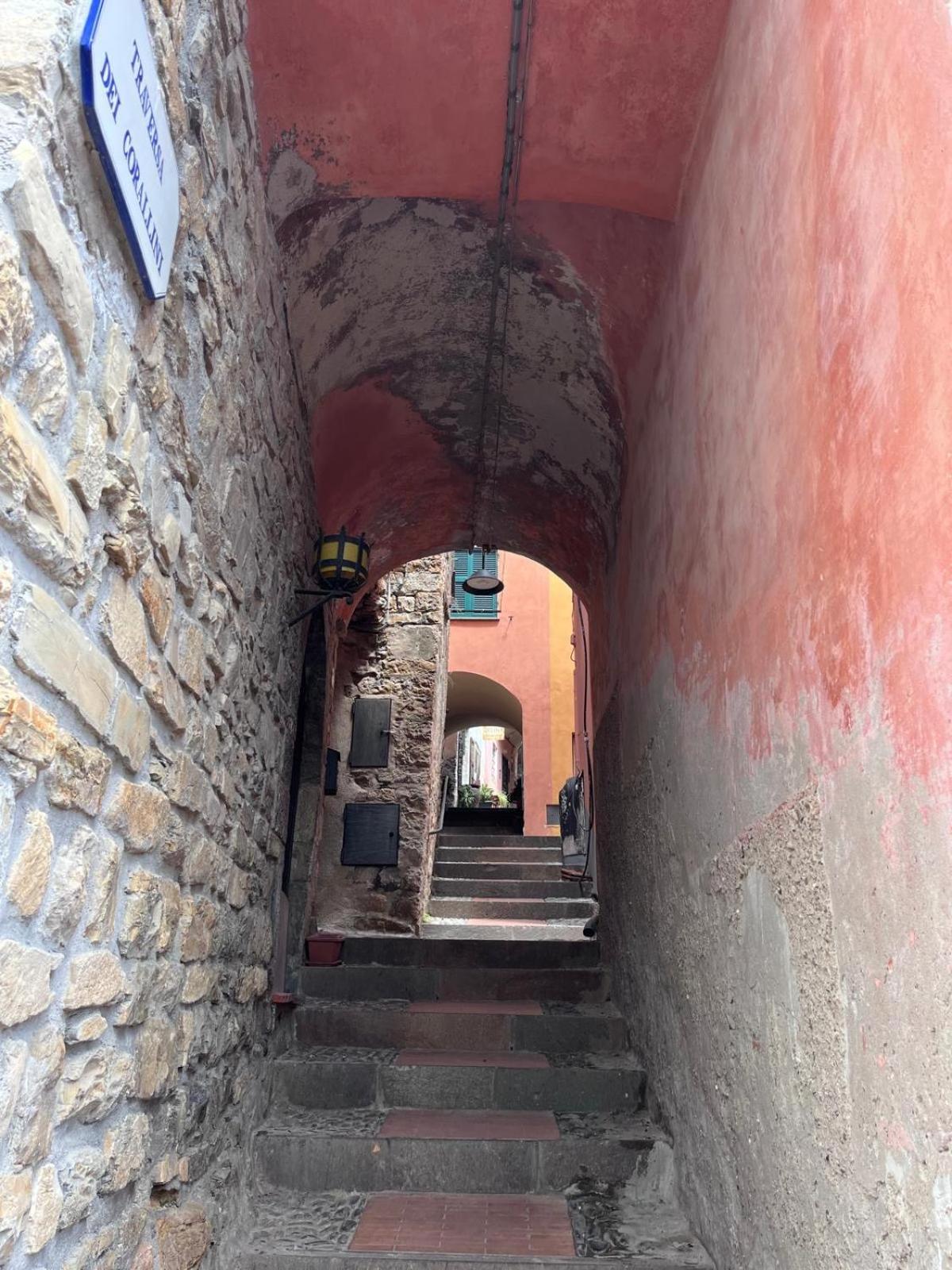 La Finestra Sul Borgo Acomodação com café da manhã Cervo Exterior foto