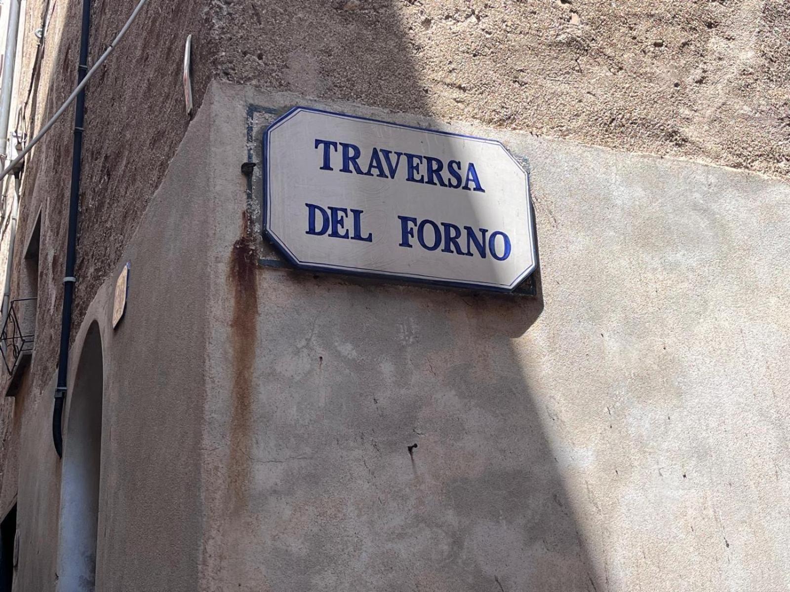 La Finestra Sul Borgo Acomodação com café da manhã Cervo Exterior foto