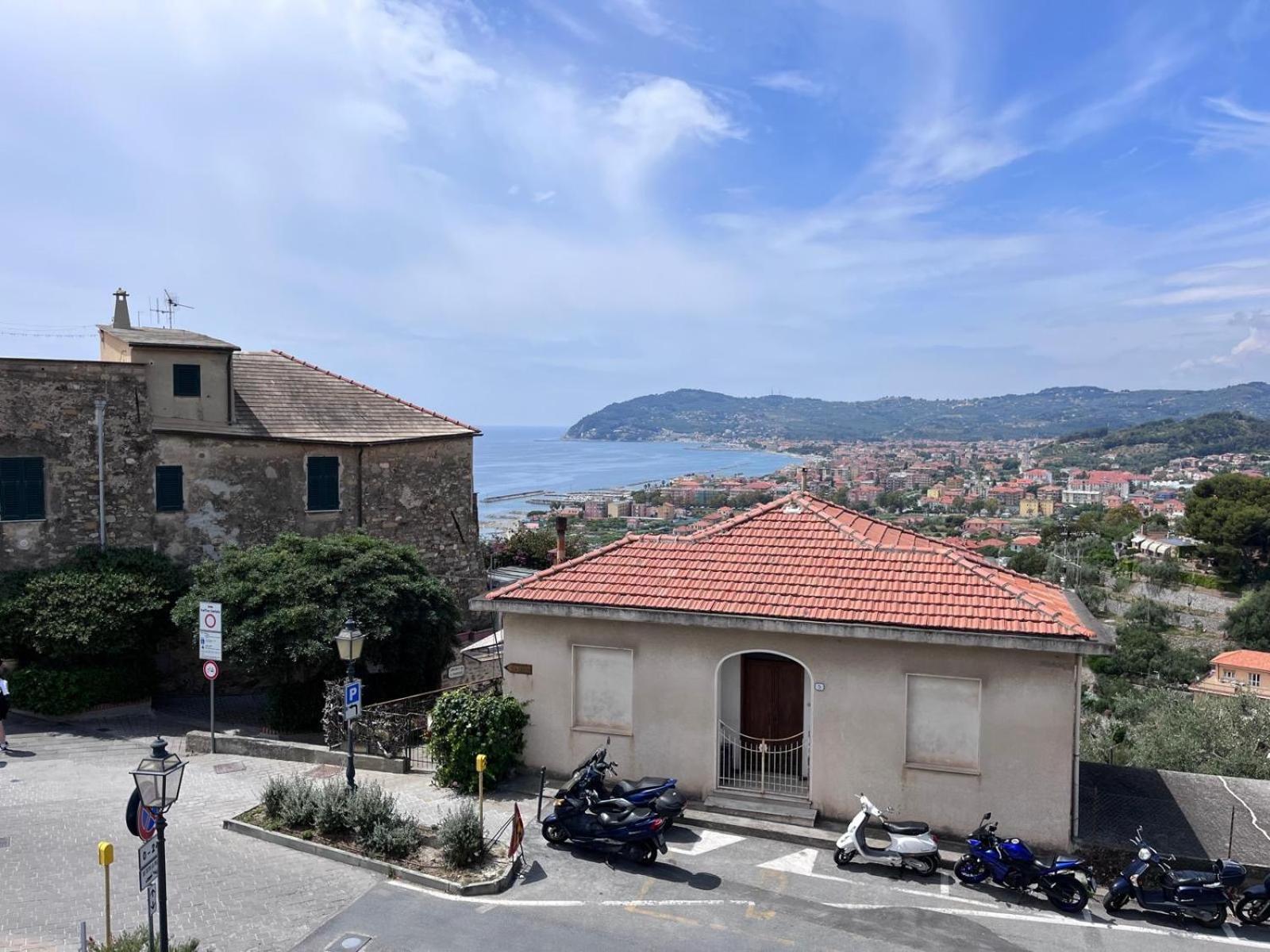 La Finestra Sul Borgo Acomodação com café da manhã Cervo Exterior foto