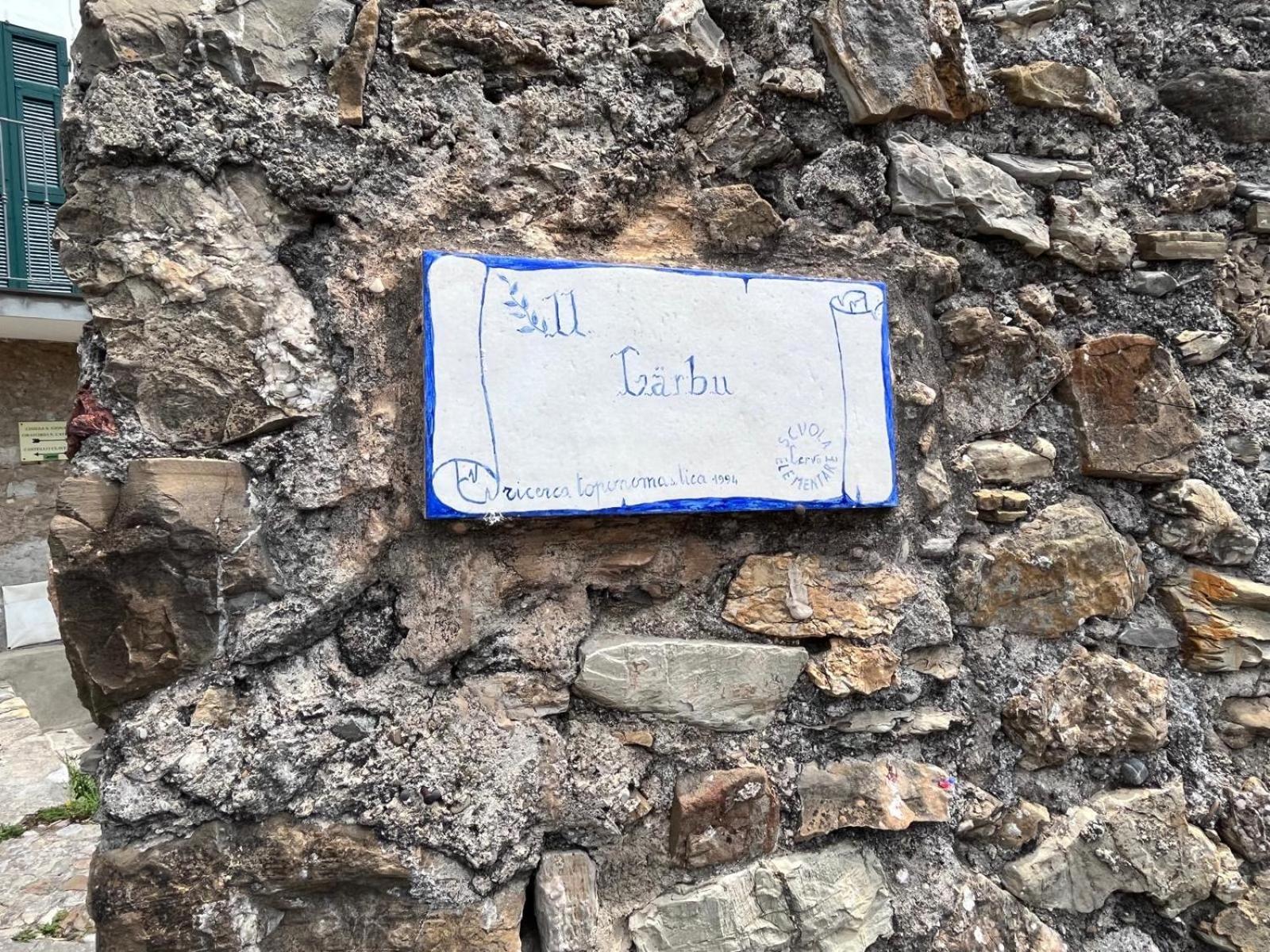 La Finestra Sul Borgo Acomodação com café da manhã Cervo Exterior foto